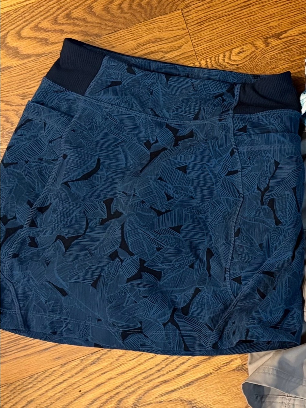 Athleta Navy Blue Athletic Skort with Leaf Print